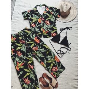 Hawaiian printed Tommy Bahama set.
